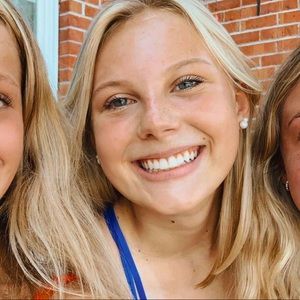 Meet your Posher, Lilly